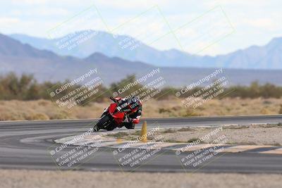 media/Nov-16-2025-Race Pace (Sun) [[8c5fa54630]]/Non Verified Riders (1st 20 Minutes)/5-Turn 15 (110pm)/